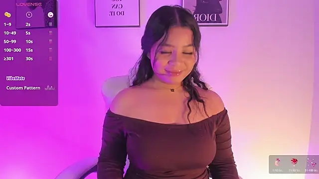 Snapshot of LizzyPonce chatting on October 2025 07:40:01 AM LizzyPonce online show from October 2025 07:40:01 AM