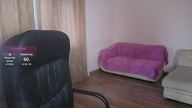 Laura Gol online show from November 2025 01:04:02 PM