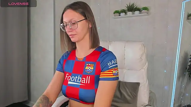 Elina Gravess online show from October 2025 12:56:02 AM