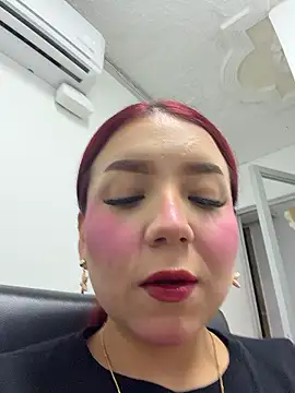 Mia Juicyberry online show from January 2026 12:28:01 AM