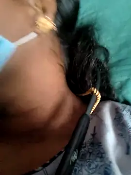 kavinila143 online show from September 2025 05:44:02 AM