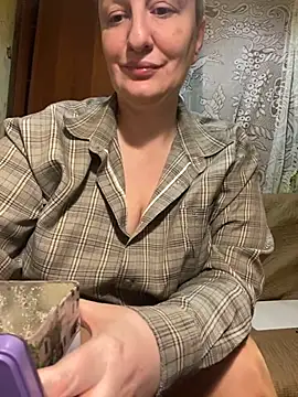 Snapshot of FetishIris chatting on September 2025 03:13:02 AM FetishIris online show from September 2025 03:13:02 AM