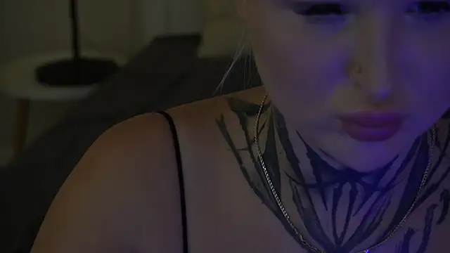 IvyLaurent online show from September 2025 12:10:01 PM