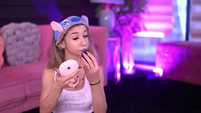 OdetteMason online show from February 2026 06:10:02 AM