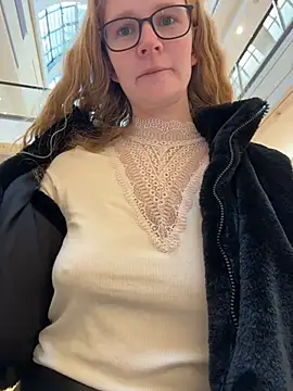 Snapshot of Bikergirl_97 chatting on November 2025 02:12:01 PM Bikergirl 97 online show from November 2025 02:12:01 PM