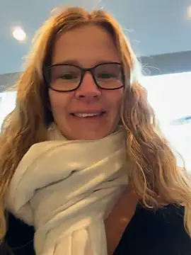 Snapshot of Bikergirl_97 chatting on November 2025 11:55:01 AM Bikergirl 97 online show from November 2025 11:55:01 AM