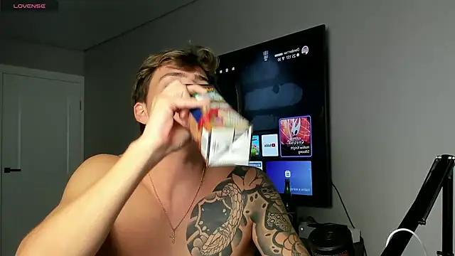 Snapshot of DaniHort chatting on September 2025 10:21:02 AM DaniHort online show from September 2025 10:21:02 AM