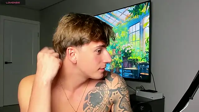 Snapshot of DaniHort chatting on October 2025 10:39:01 AM DaniHort online show from October 2025 10:39:01 AM