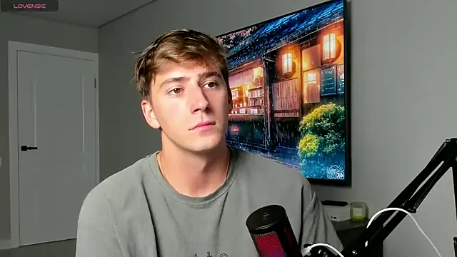 Snapshot of DaniHort chatting on September 2025 08:06:01 AM DaniHort online show from September 2025 08:06:01 AM