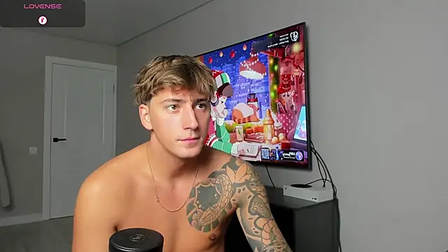 Snapshot of DaniHort chatting on December 2025 09:04:02 AM DaniHort online show from December 2025 09:04:02 AM