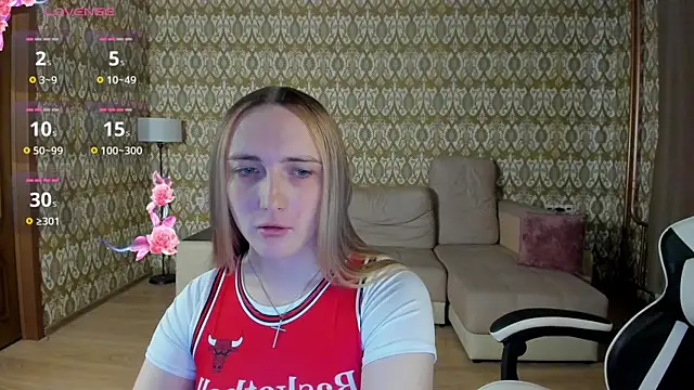 Snapshot of Vi_Luxy chatting on May 2026 01:14:02 AM Vi Luxy online show from May 2026 01:14:02 AM
