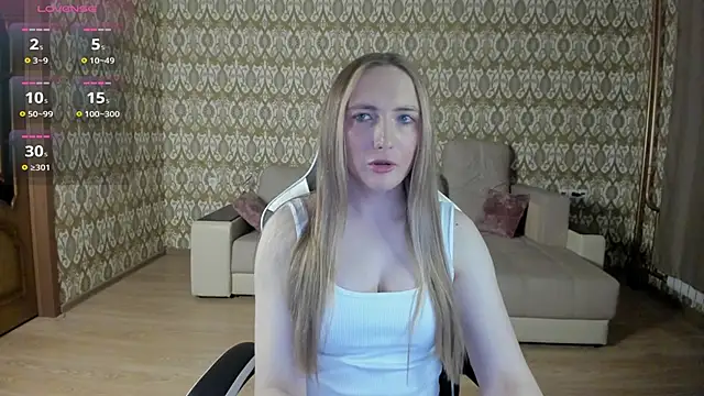 Snapshot of Vi_Luxy chatting on May 2026 02:04:02 AM Vi Luxy online show from May 2026 02:04:02 AM