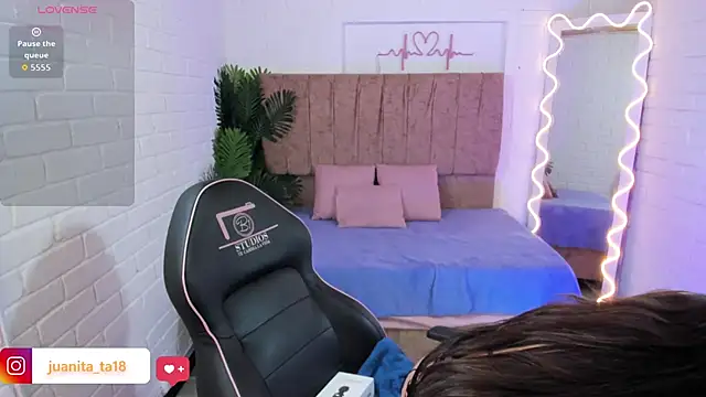 juanita tay online show from October 2025 11:33:01 AM