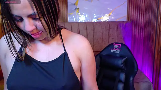 Snapshot of juanita_tay chatting on June 2026 11:33:01 AM juanita tay online show from June 2026 11:33:01 AM