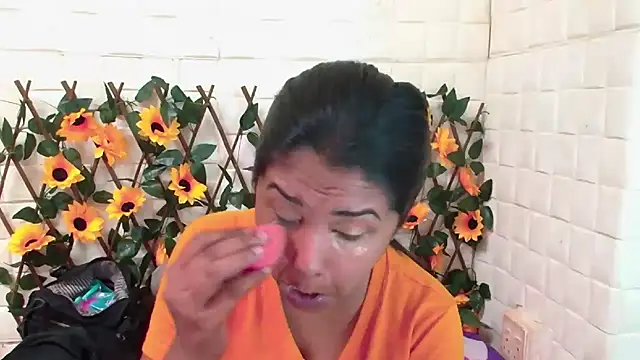 Snapshot of IndiaSexyStripper4u chatting on December 2025 04:44:02 AM IndiaSexyStripper4u online show from December 2025 04:44:02 AM