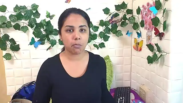 Snapshot of IndiaSexyStripper4u chatting on September 2025 05:13:01 PM IndiaSexyStripper4u online show from September 2025 05:13:01 PM