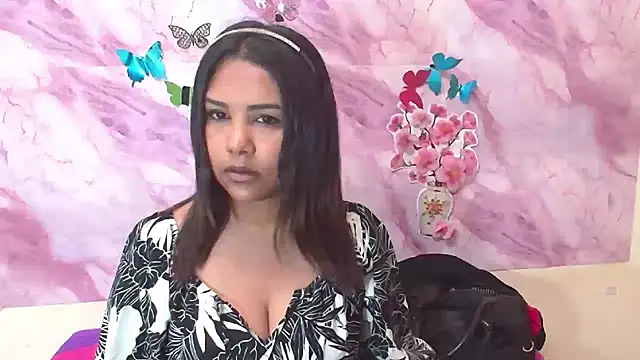 Snapshot of IndiaSexyStripper4u chatting on November 2025 05:02:01 PM IndiaSexyStripper4u online show from November 2025 05:02:01 PM