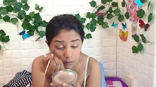 Snapshot of IndiaSexyStripper4u chatting on October 2025 05:25:02 PM IndiaSexyStripper4u online show from October 2025 05:25:02 PM