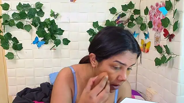 Snapshot of IndiaSexyStripper4u chatting on September 2025 05:42:02 PM IndiaSexyStripper4u online show from September 2025 05:42:02 PM