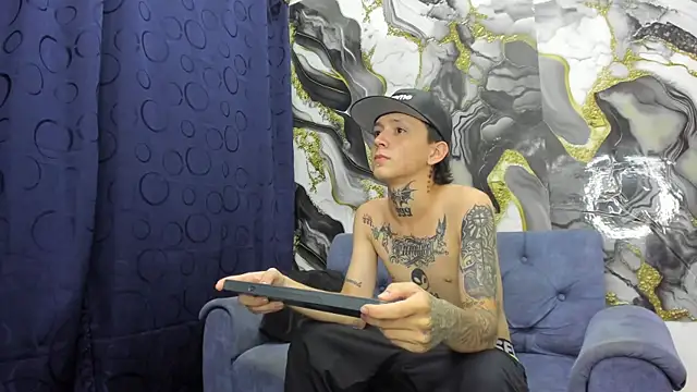 Snapshot of StraightBoy_Nick chatting on May 2026 04:40:01 AM StraightBoy Nick online show from May 2026 04:40:01 AM
