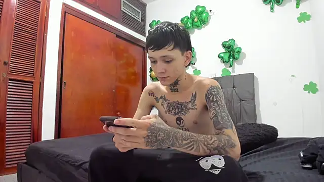 Snapshot of StraightBoy_Nick chatting on May 2026 04:17:01 AM StraightBoy Nick online show from May 2026 04:17:01 AM