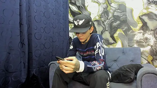 Snapshot of StraightBoy_Nick chatting on June 2026 04:02:02 AM StraightBoy Nick online show from June 2026 04:02:02 AM