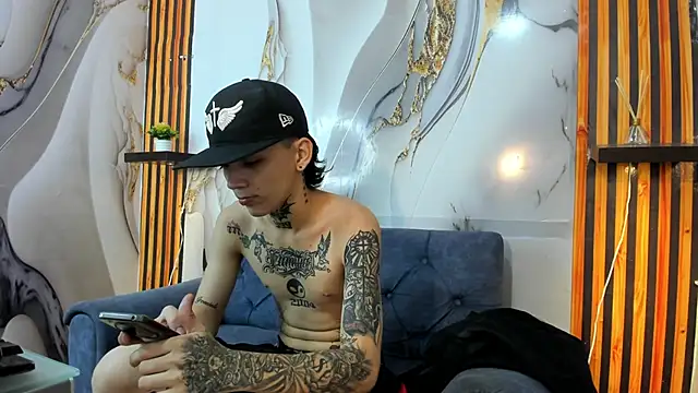 StraightBoy Nick online show from October 2025 04:28:02 AM