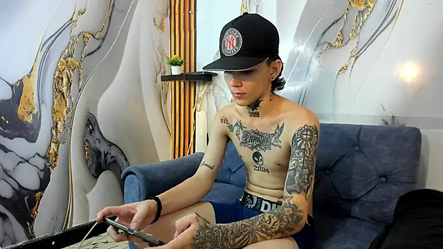 StraightBoy Nick online show from October 2025 09:43:02 AM