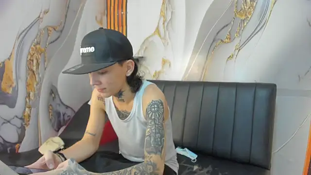 StraightBoy Nick online show from March 2026 04:19:02 AM