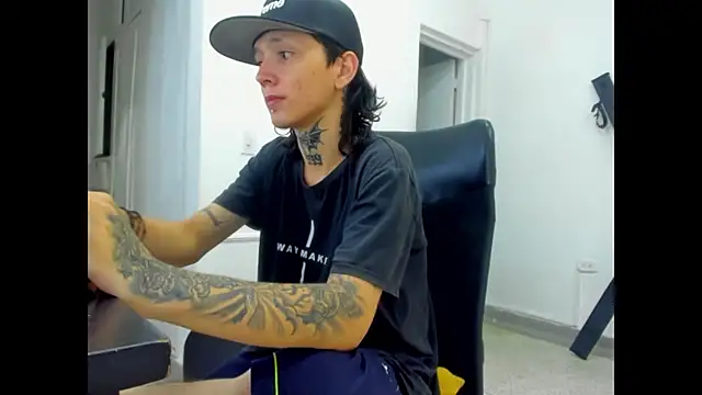 Snapshot of StraightBoy_Nick chatting on April 2026 08:04:02 PM StraightBoy Nick online show from April 2026 08:04:02 PM