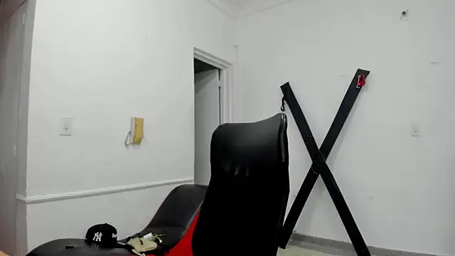 StraightBoy Nick online show from April 2026 11:29:02 PM