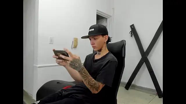 Snapshot of StraightBoy_Nick chatting on May 2026 09:07:02 PM StraightBoy Nick online show from May 2026 09:07:02 PM