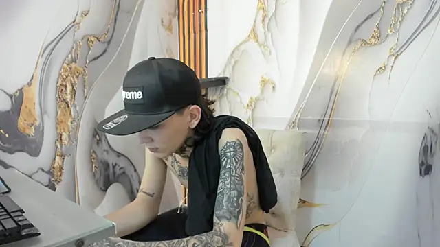 StraightBoy Nick online show from February 2026 04:25:02 AM