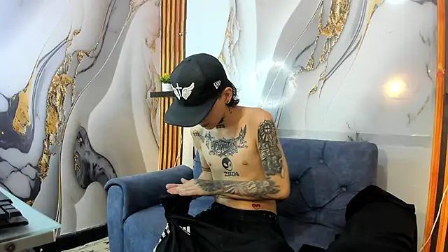 StraightBoy Nick online show from October 2025 04:46:01 AM