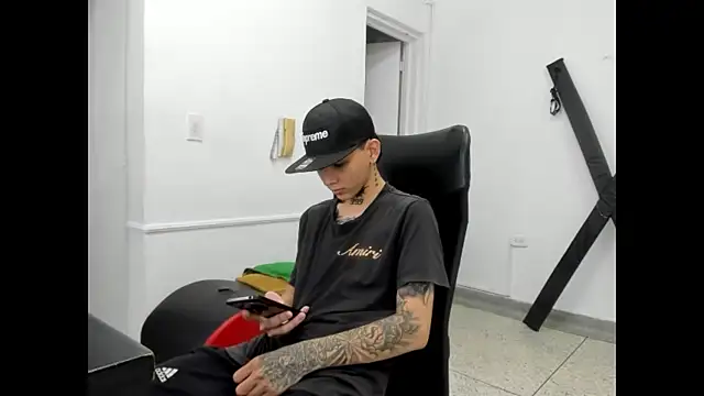 Snapshot of StraightBoy_Nick chatting on April 2026 08:57:02 PM StraightBoy Nick online show from April 2026 08:57:02 PM