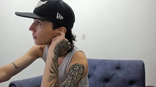 StraightBoy Nick online show from April 2026 04:19:02 AM