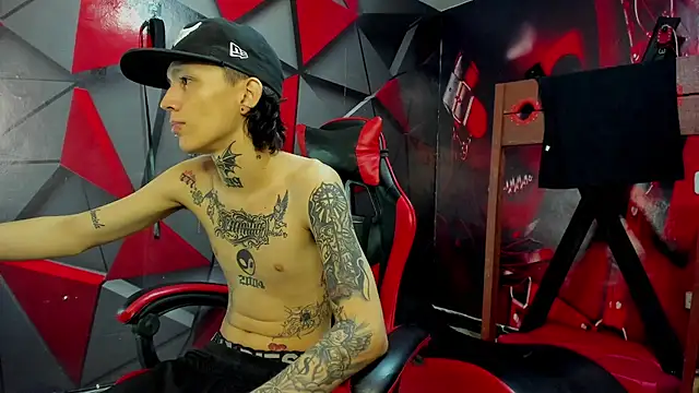 StraightBoy Nick online show from October 2025 05:50:02 AM
