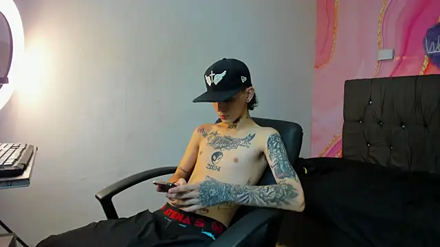 StraightBoy Nick online show from October 2025 08:34:02 PM