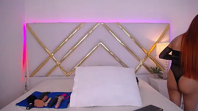 laila stilwiills online show from April 2026 06:27:01 AM