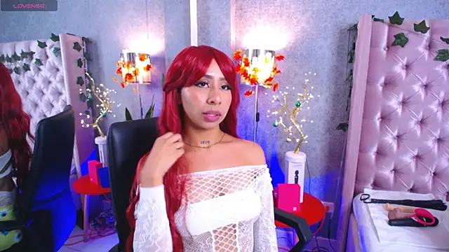 laila stilwiills online show from December 2025 08:45:02 PM