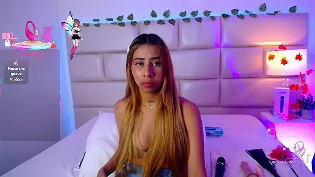 laila stilwiills online show from November 2025 08:18:02 AM