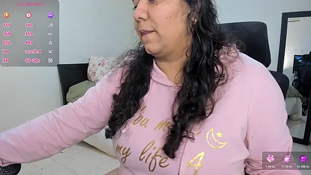 Snapshot of MariamCastiblanco chatting on June 2026 10:29:02 PM MariamCastiblanco online show from June 2026 10:29:02 PM