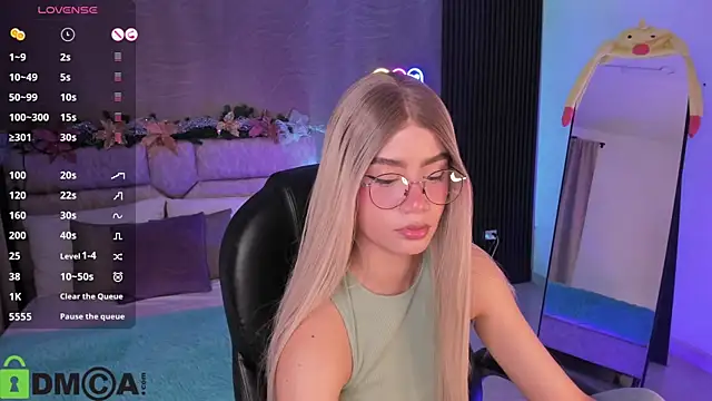 Arinextdoor online show from December 2025 09:17:01 PM