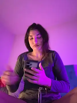 ScarletBloom  online show from November 2025 05:07:02 PM