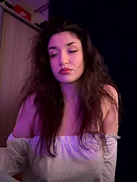 ScarletBloom  online show from January 2026 05:20:01 PM