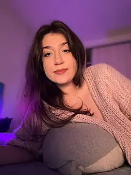 ScarletBloom  online show from November 2025 09:04:01 PM