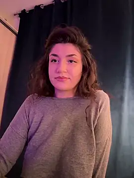 ScarletBloom  online show from February 2026 06:10:02 PM