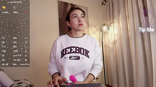 siren indira  online show from April 2026 05:42:01 PM