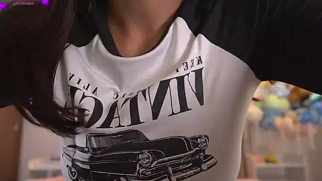 violeth     online show from April 2026 01:07:02 PM