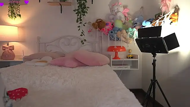 Snapshot of violeth____ chatting on May 2026 12:02:02 PM violeth online show from May 2026 12:02:02 PM